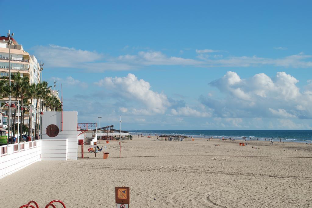Brisas Estadio Playa Victoria Cadiz Exterior photo